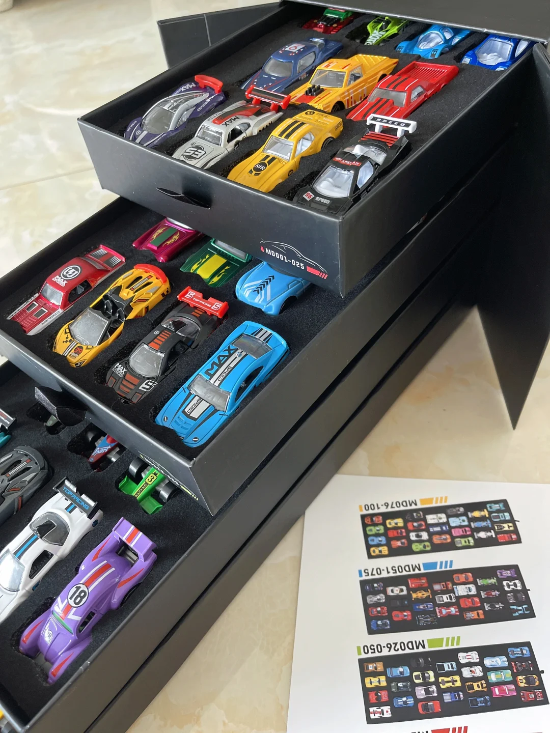 这简直不要太酷～100辆合金车车