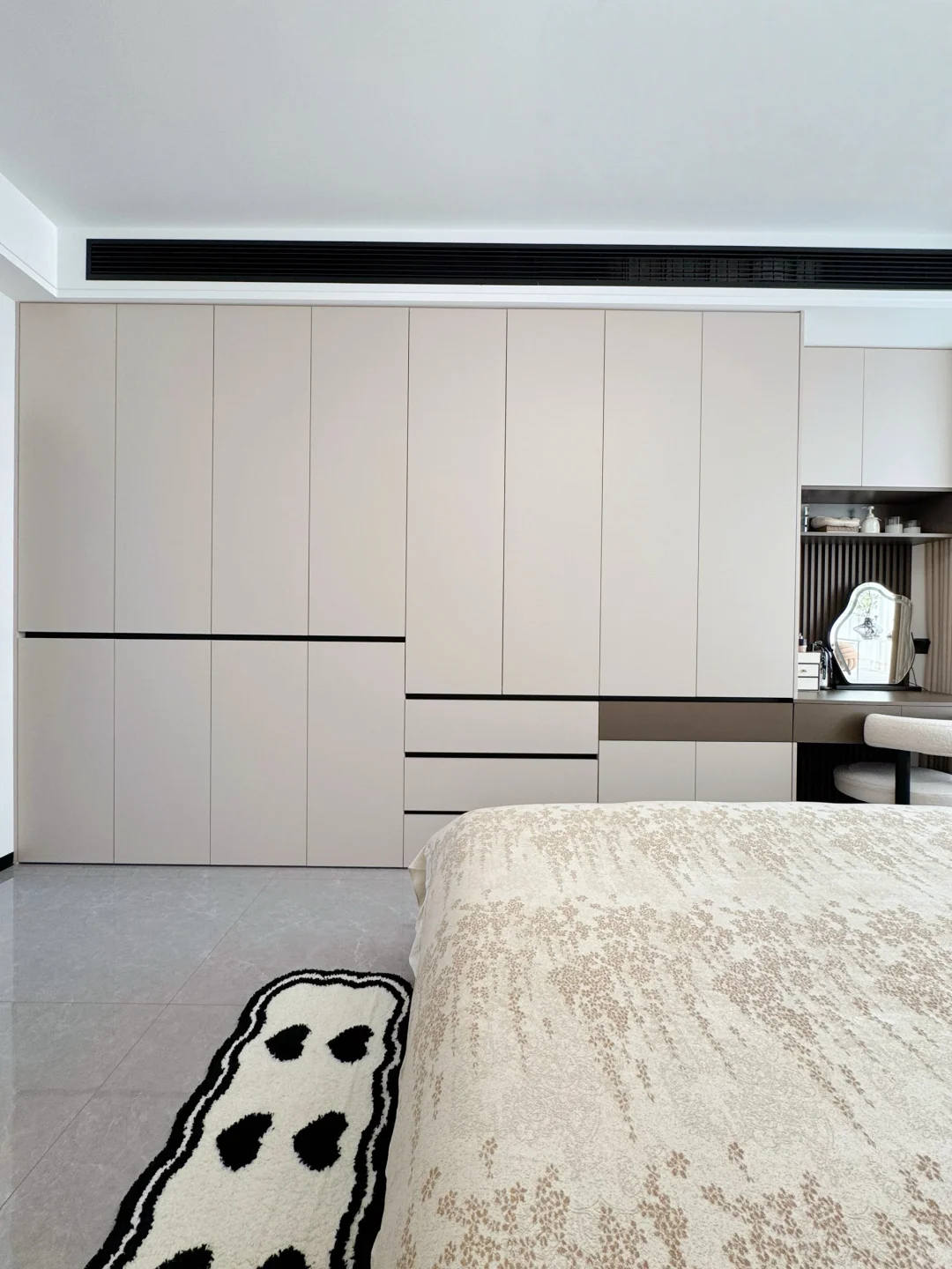 卧室3.3m做了床尾衣柜,超实用‼️【附尺寸】