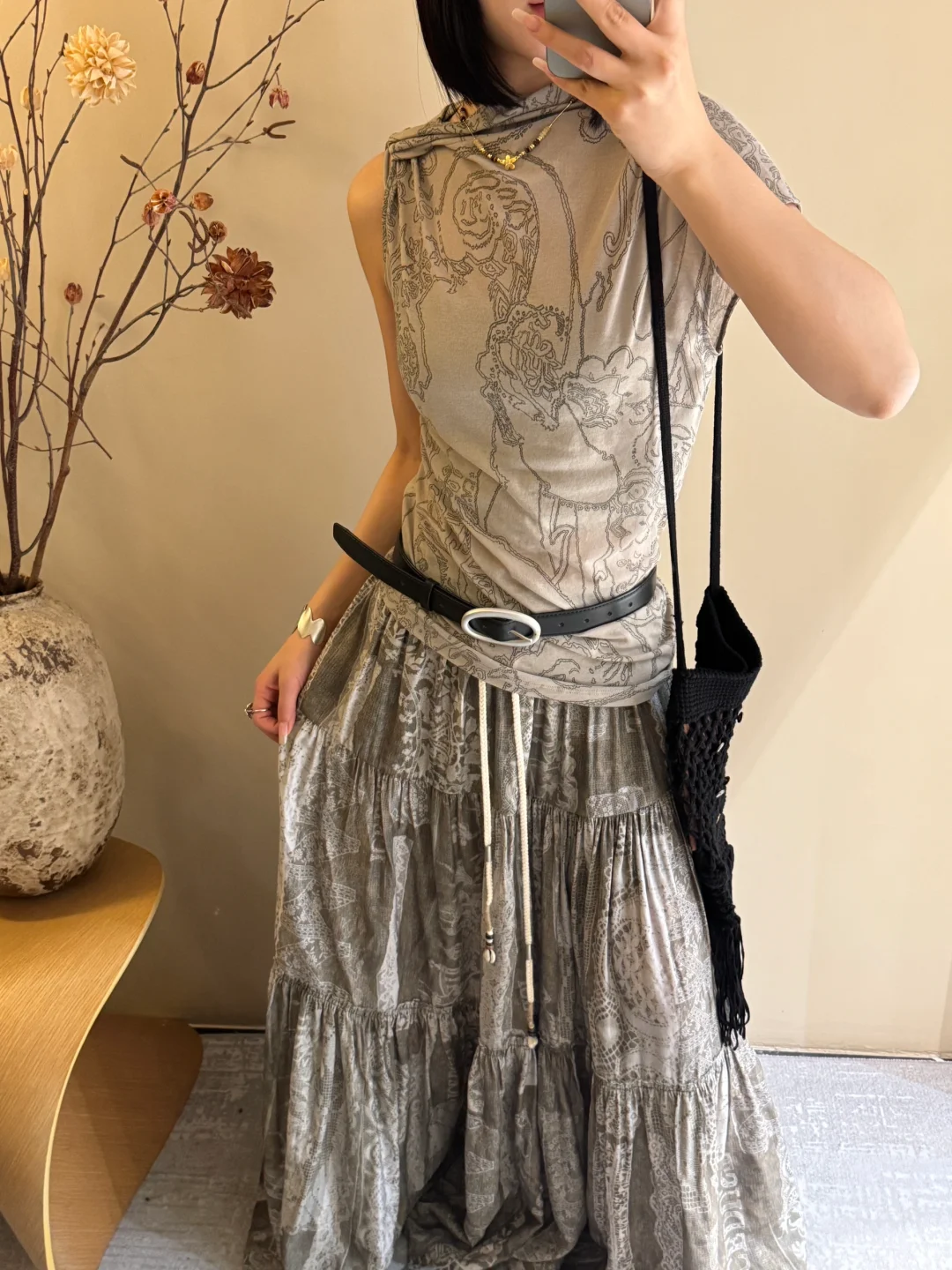 RODERIC WONG｜不规则斜肩印花造型上衣