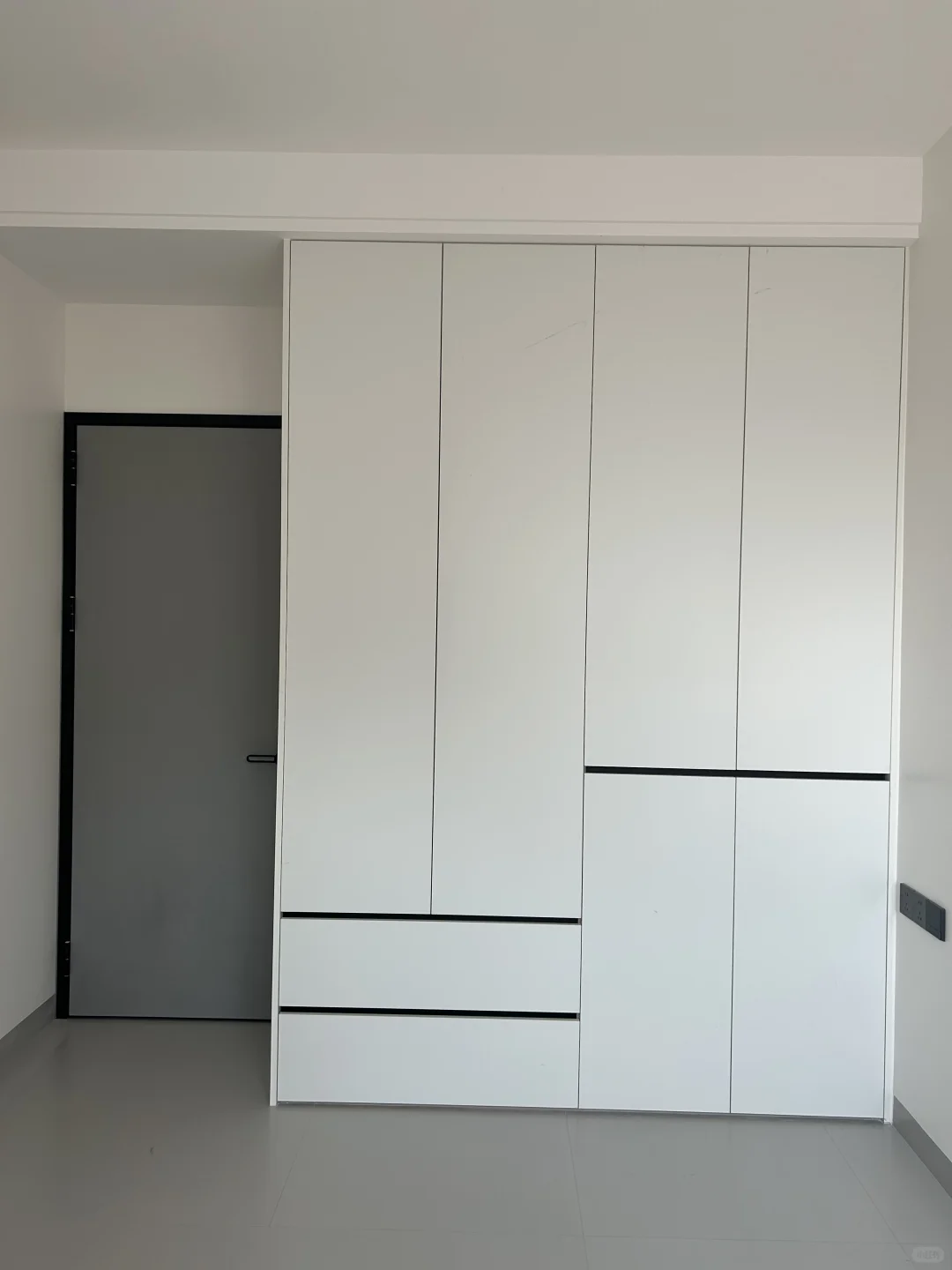 来啦！你们想看的免拉手分段式衣柜