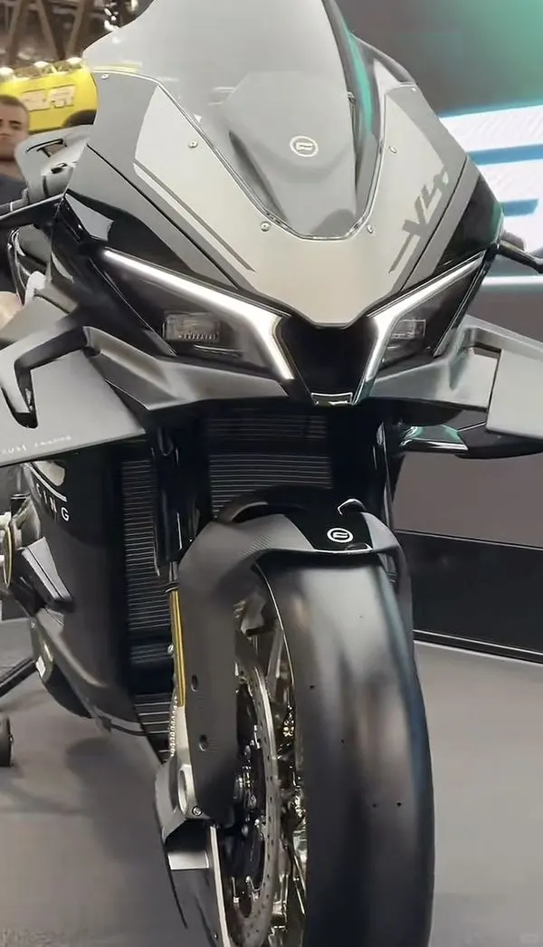 米兰车展：春风V4SR-RR发布