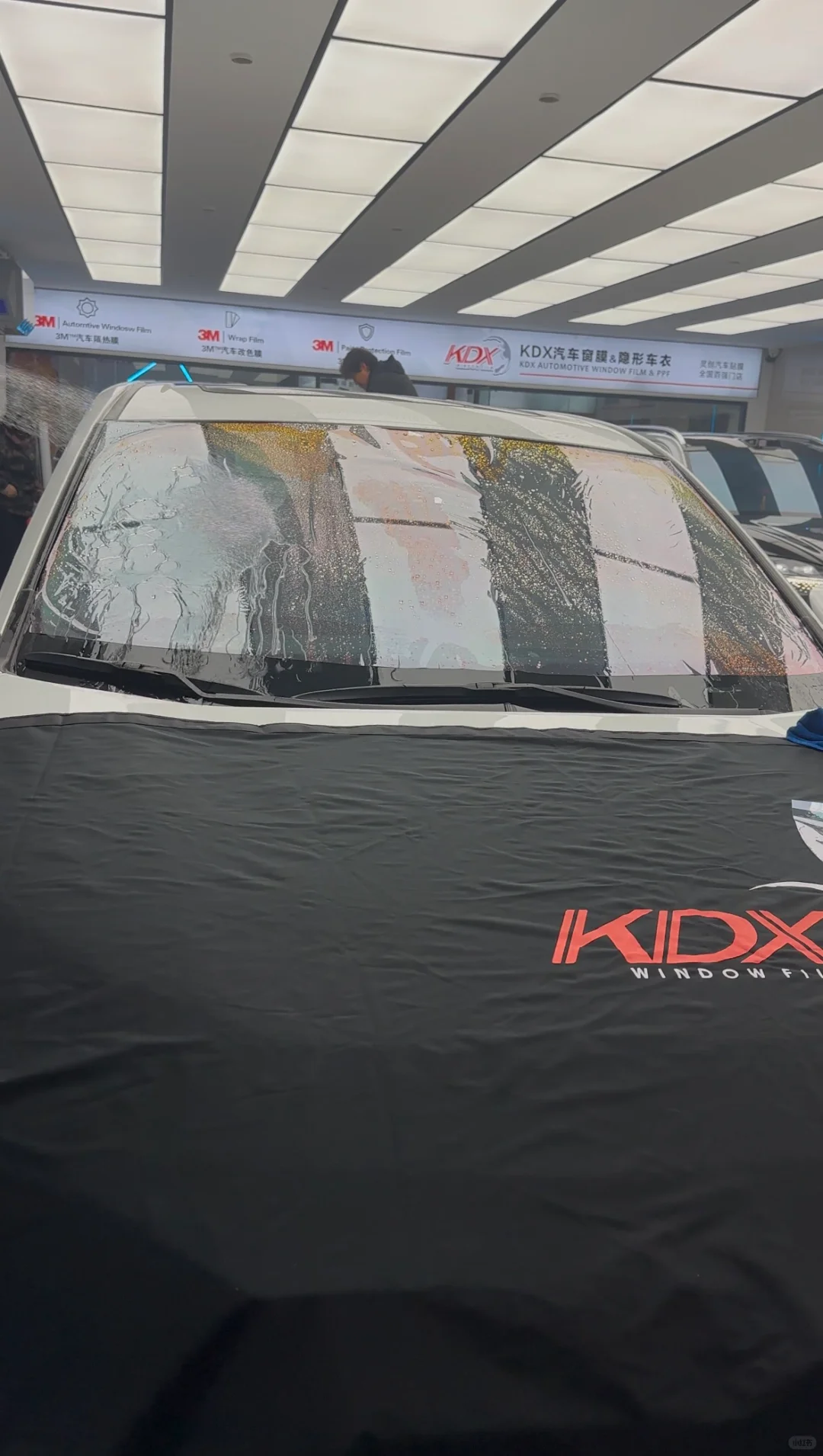 又一款会遇水变色的太阳膜