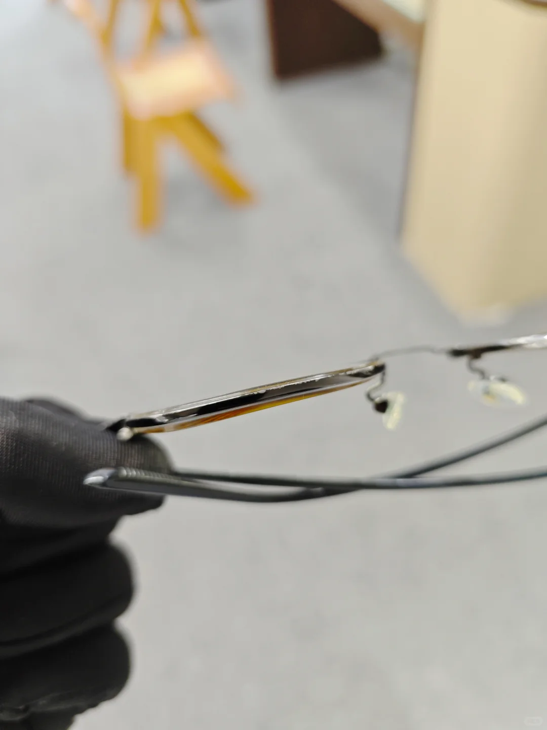 也没人告诉我，变色镜片使用寿命很短啊