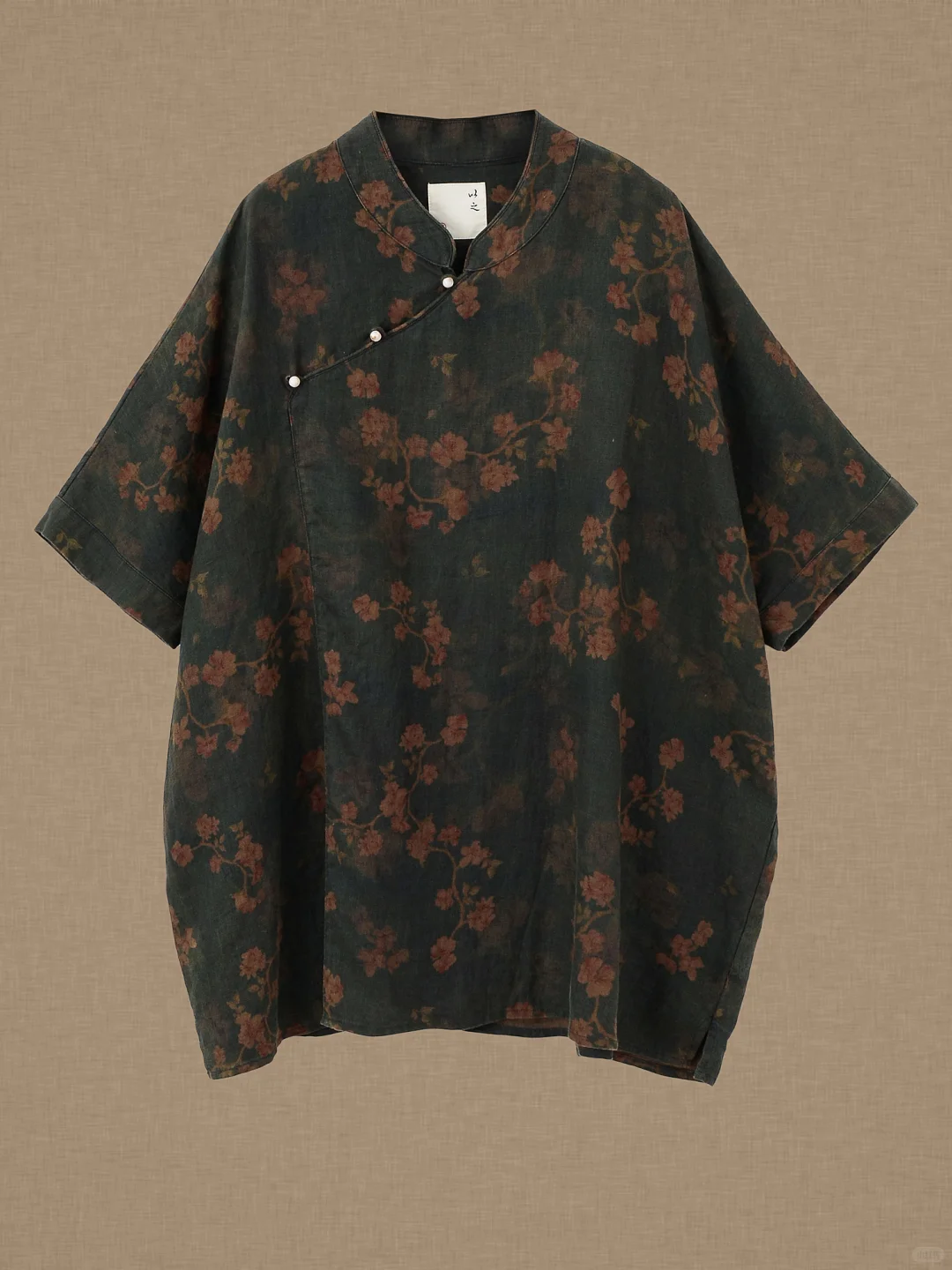 被斜襟设计戳中魂！把雅致与随性焊在身上