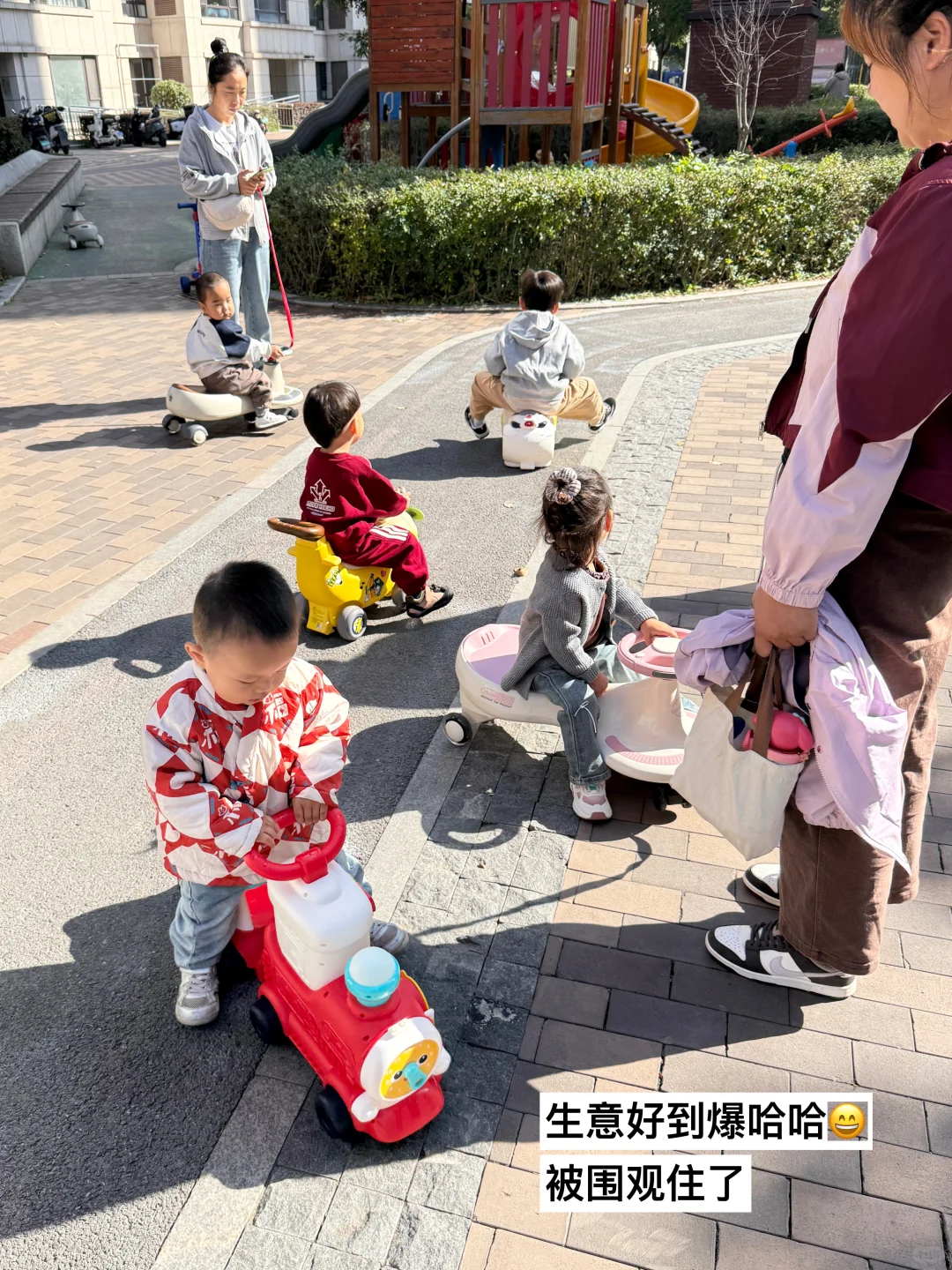 听说我的摊位在小区挺出名的……