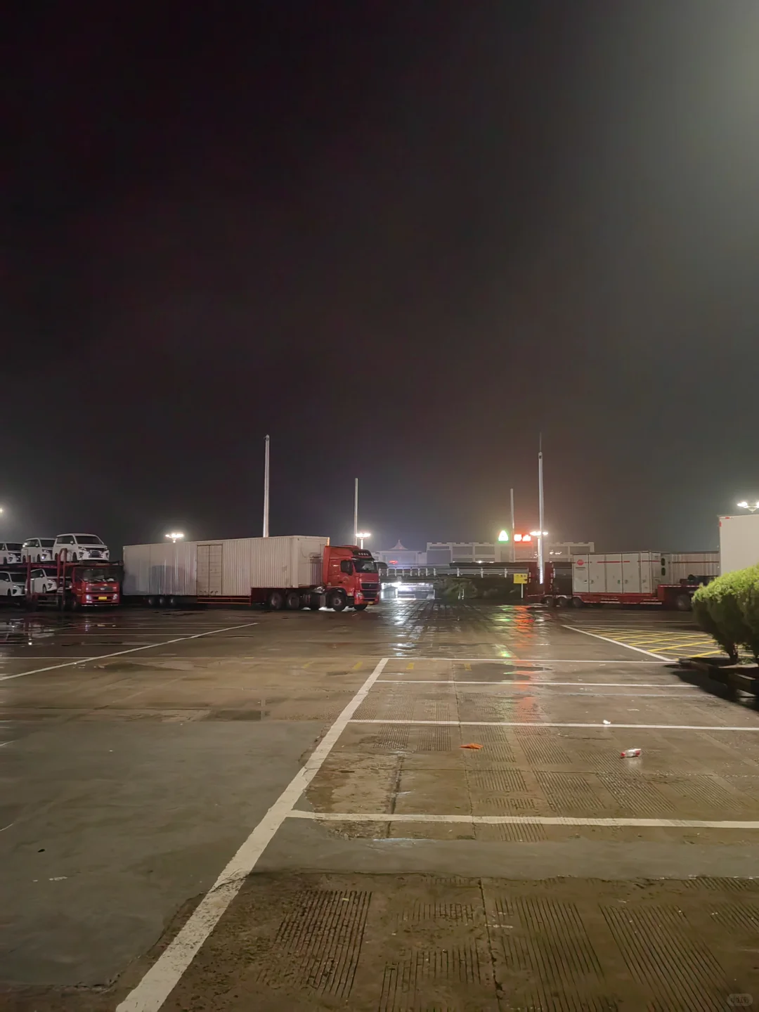 山东菏泽梁山高速服务区有点意思