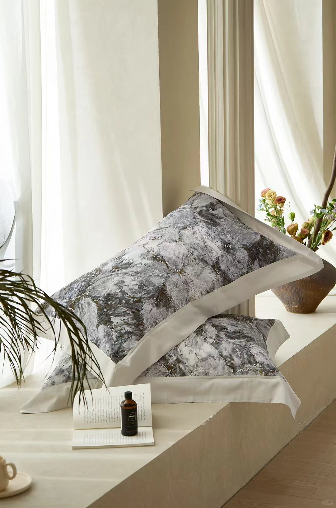 绫罗缎数码印花 月雾枝影