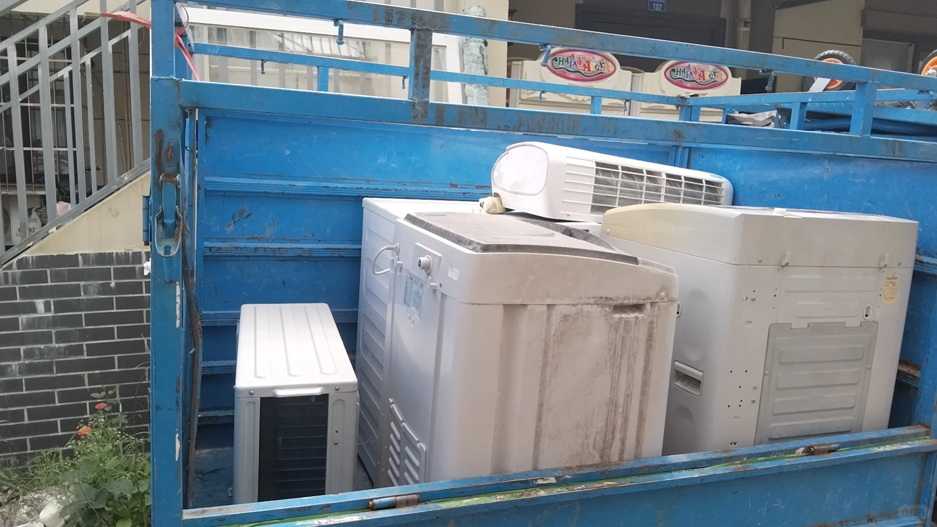 铝合金门窗防护栏拆除回收