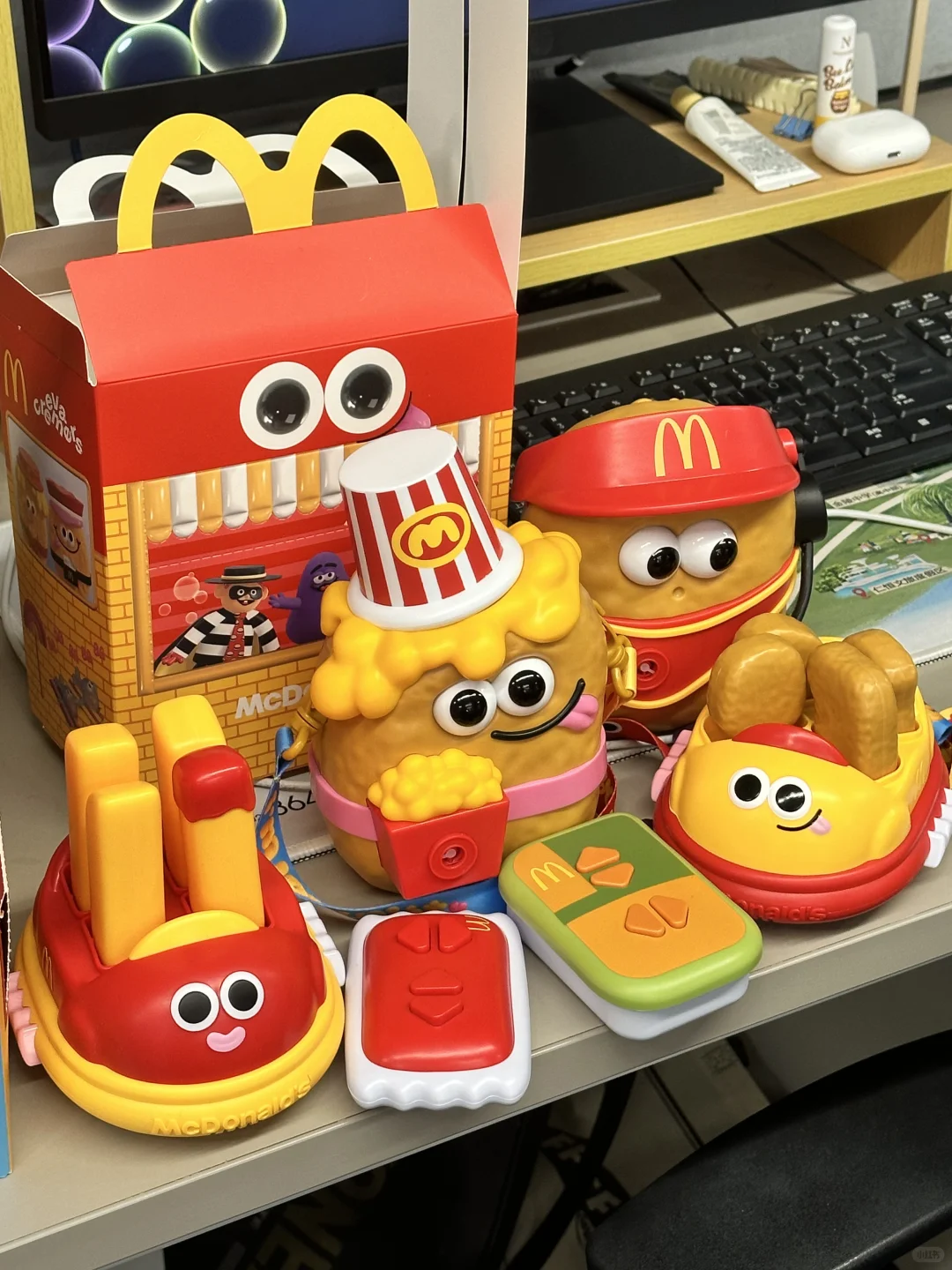 崽办公室玩到不知道天地为何物了....??