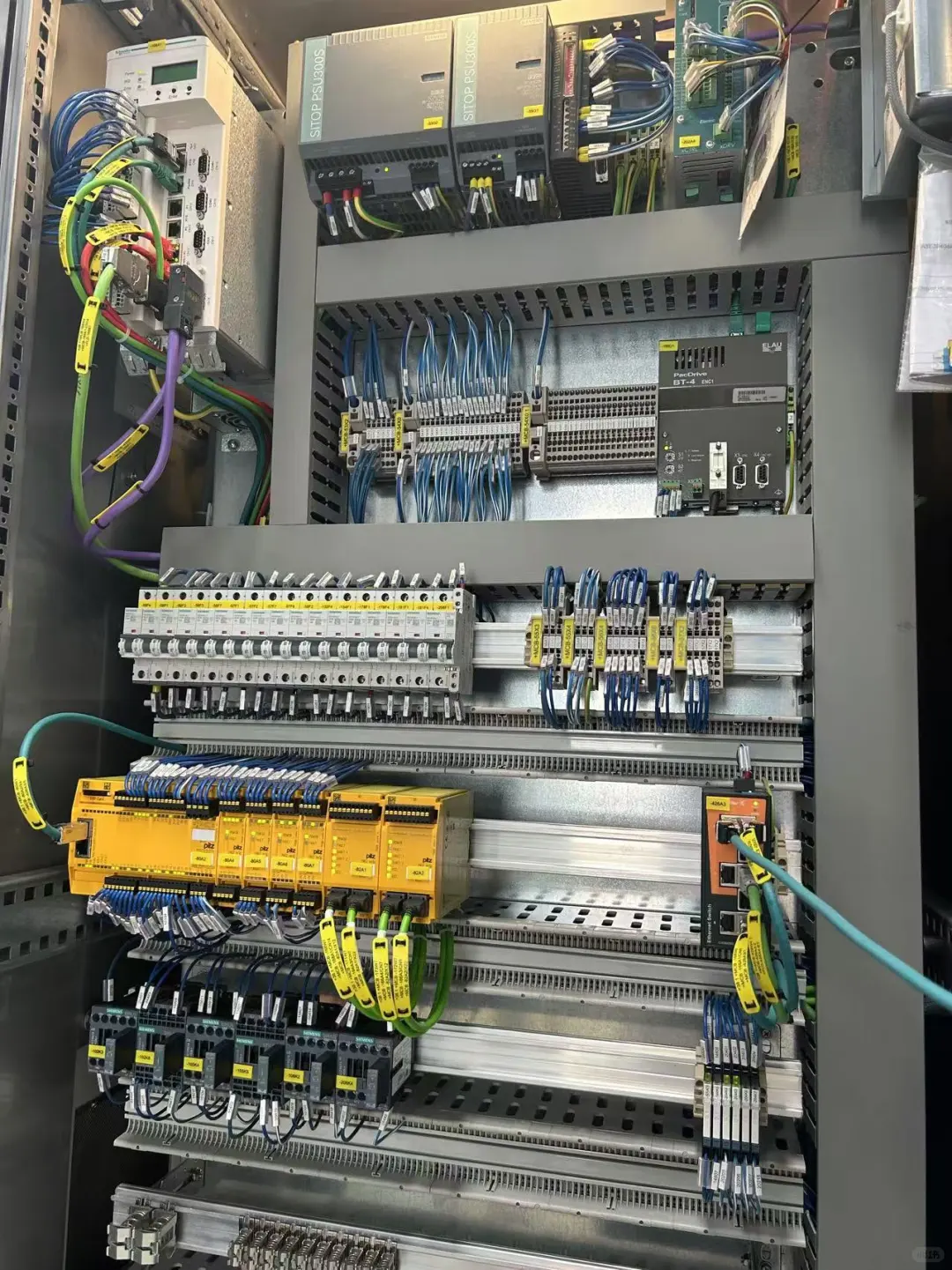 这个中国人接的柜子，也还可以。比较常见，