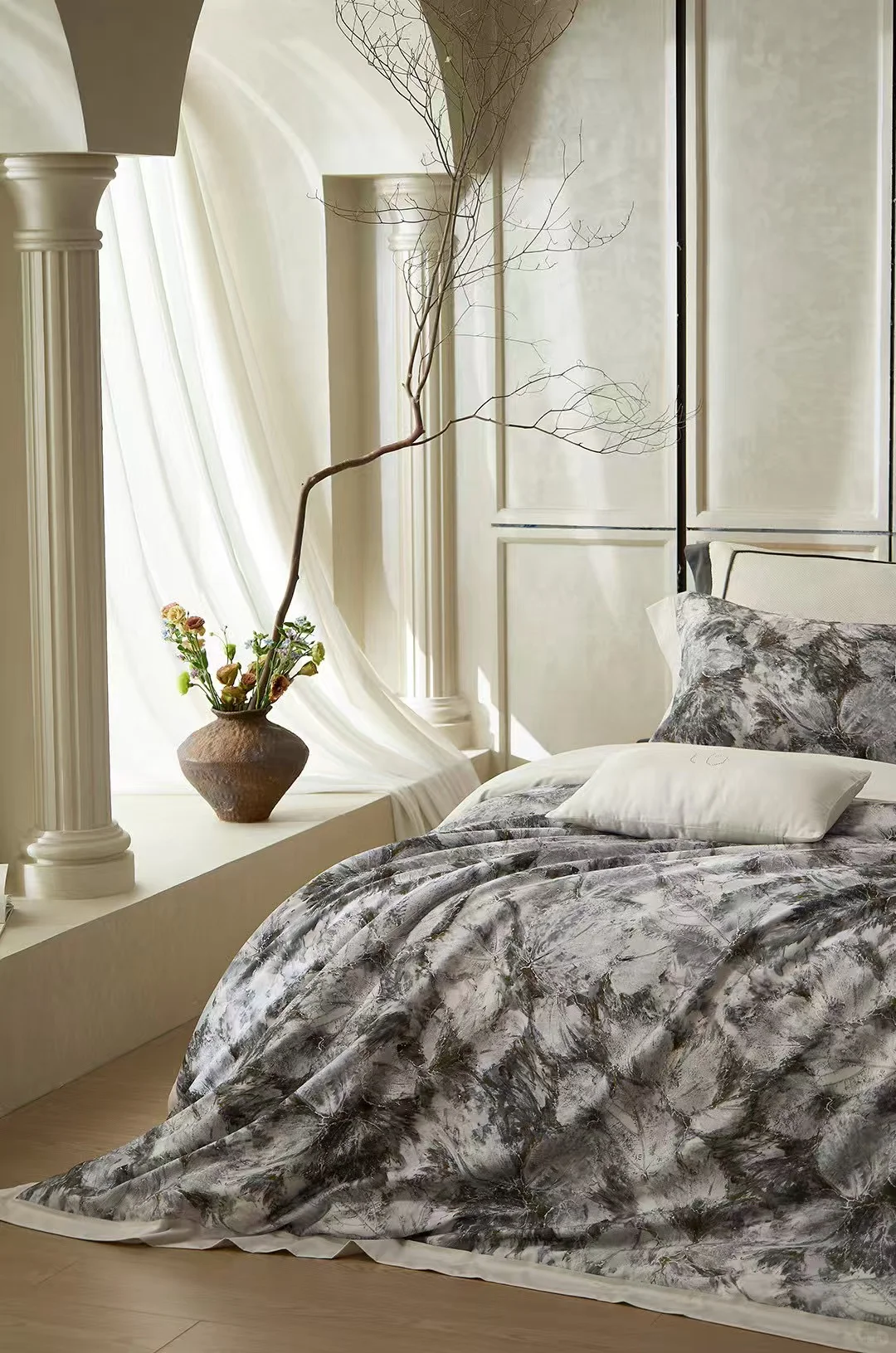 绫罗缎数码印花 月雾枝影