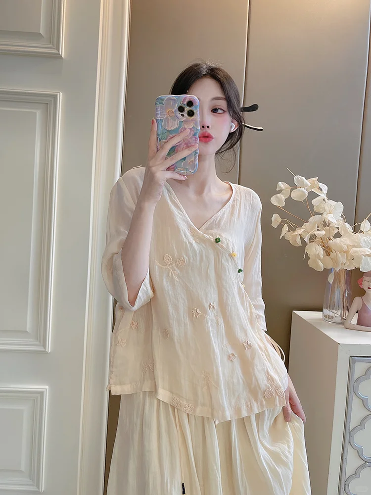 天然褶皱｜设计师故意留下的呼吸空间