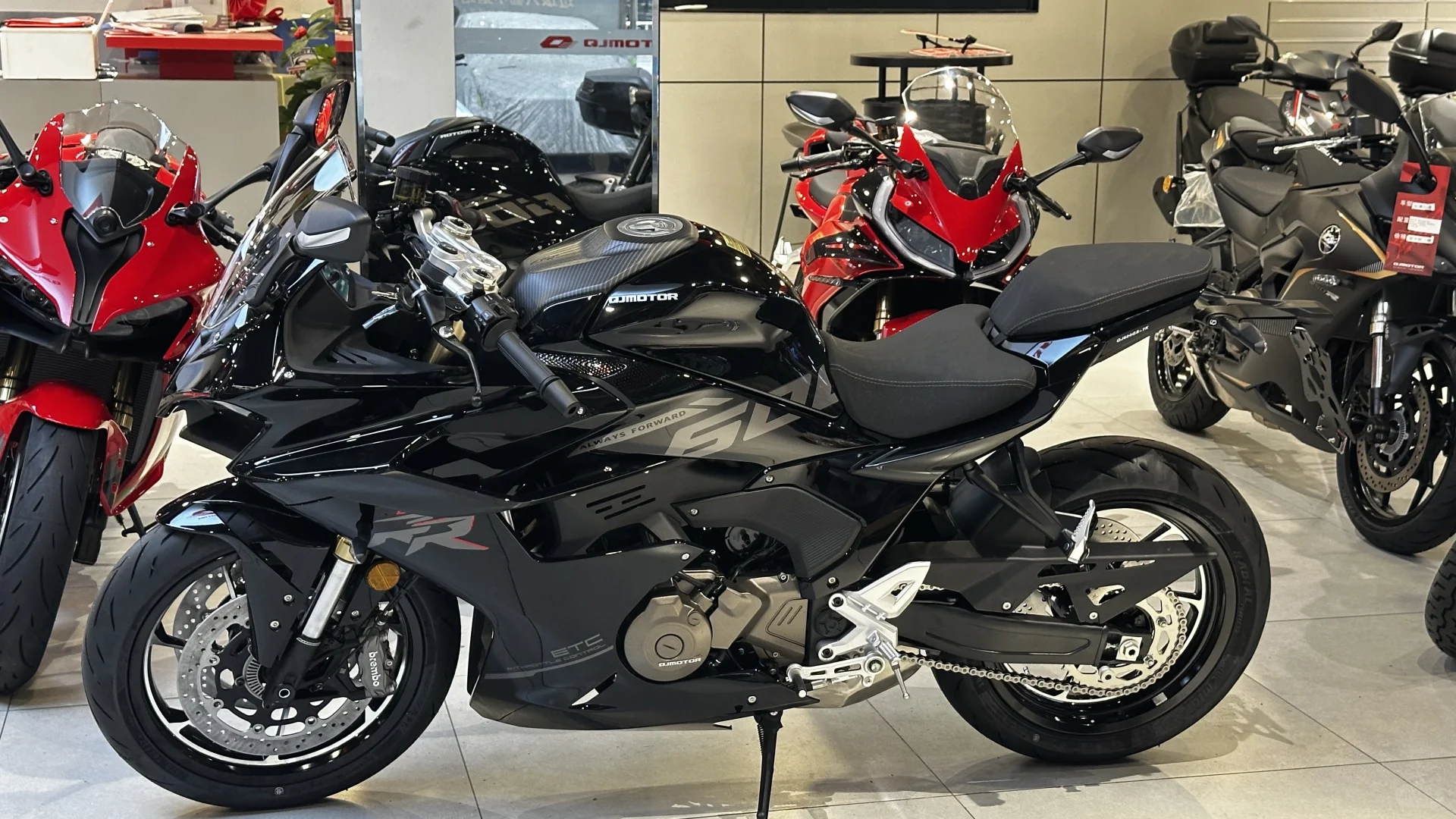 QJ赛550ES，能否成为QJ代表性机车？