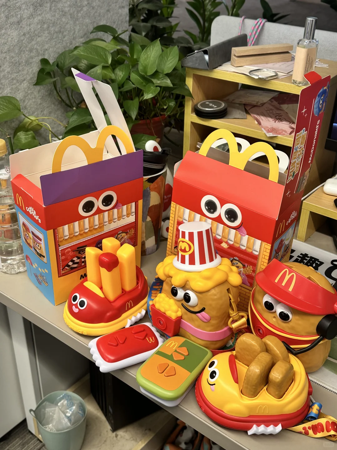 崽办公室玩到不知道天地为何物了....??