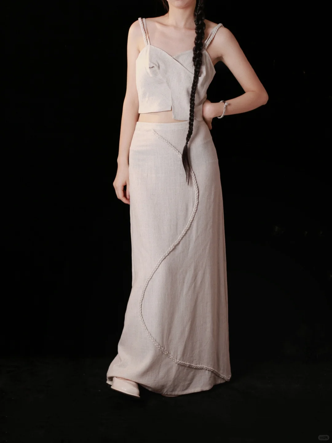 利用辫子做的线条分割设计感的一套