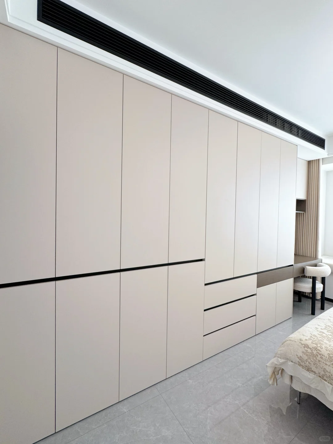 卧室3.3m做了床尾衣柜,超实用‼️【附尺寸】