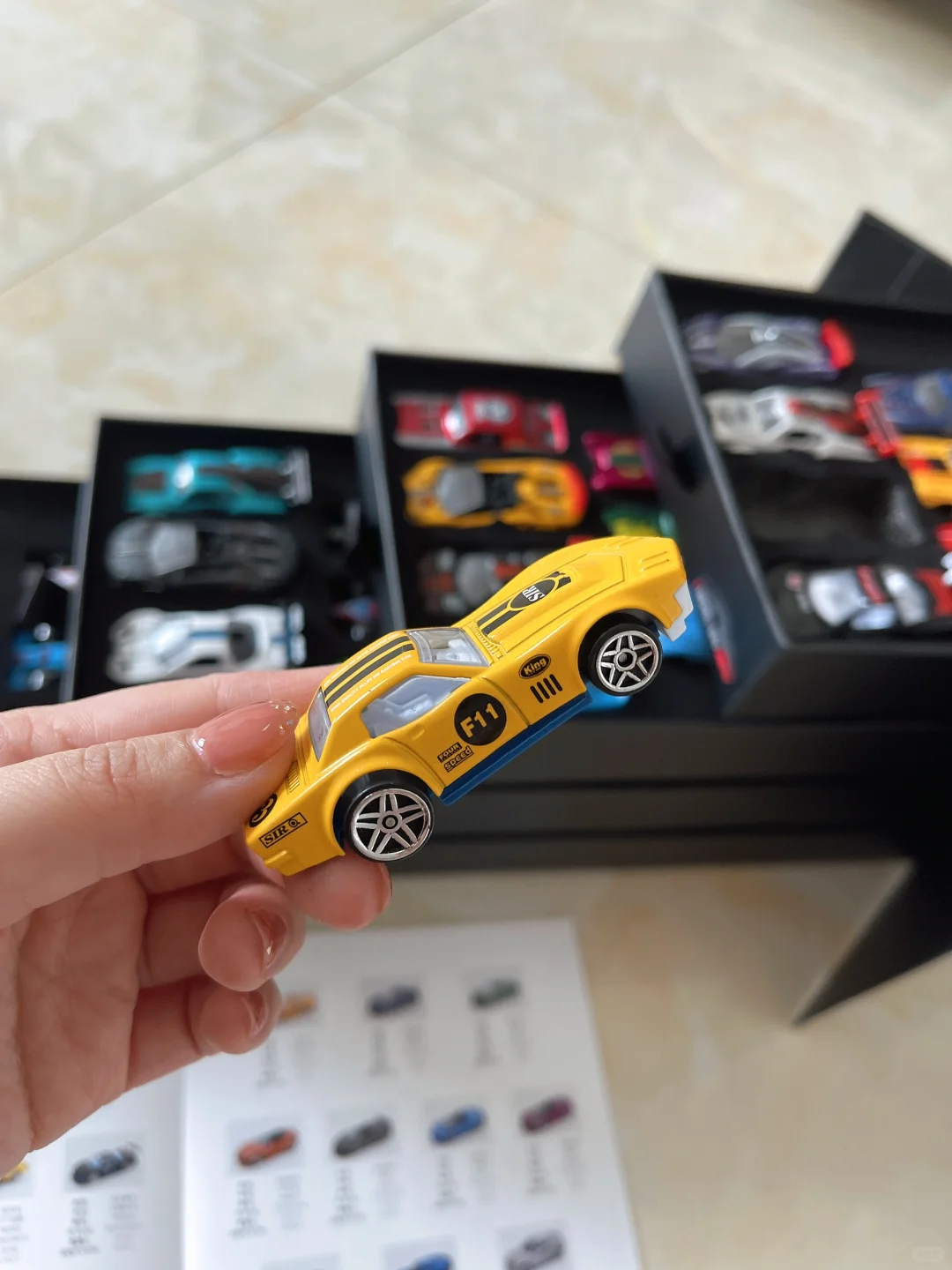 这简直不要太酷～100辆合金车车