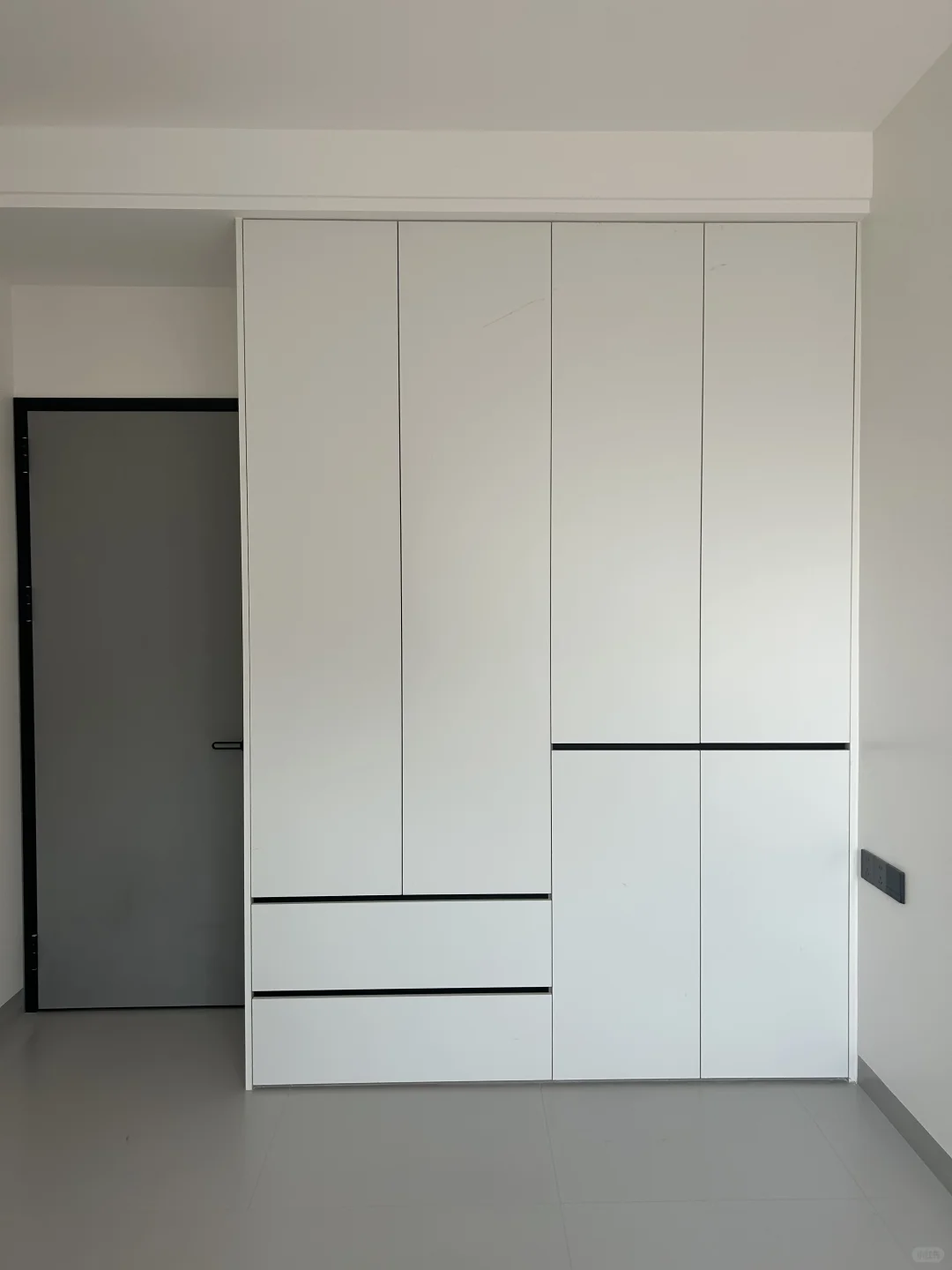 来啦！你们想看的免拉手分段式衣柜