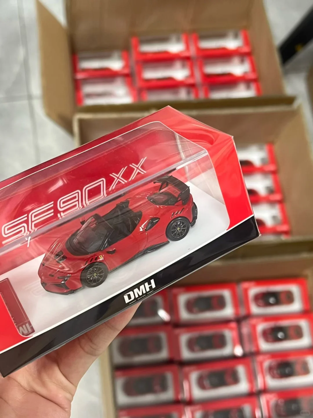 补货到、DMH 1/64 法拉利 SF90XX 合金车模