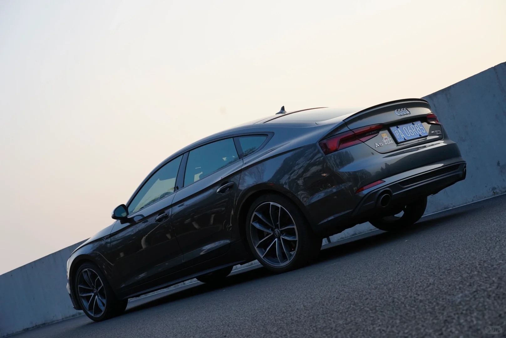 哑灰PVC改色膜2年氧化