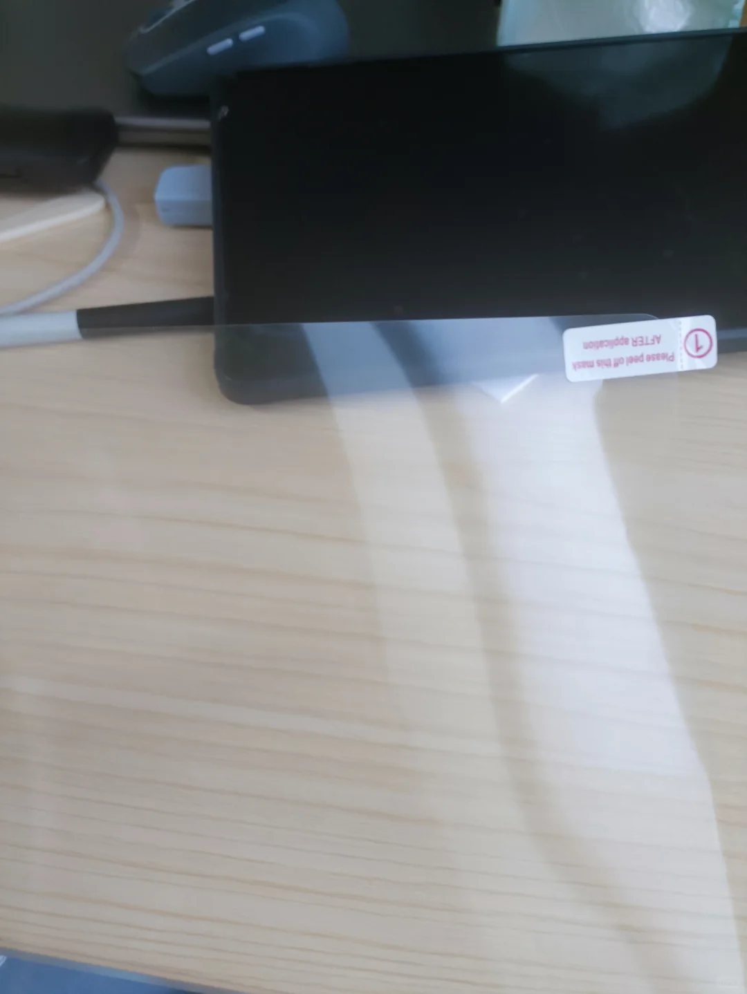 气笑了，发现用了这么久的膜是塑料