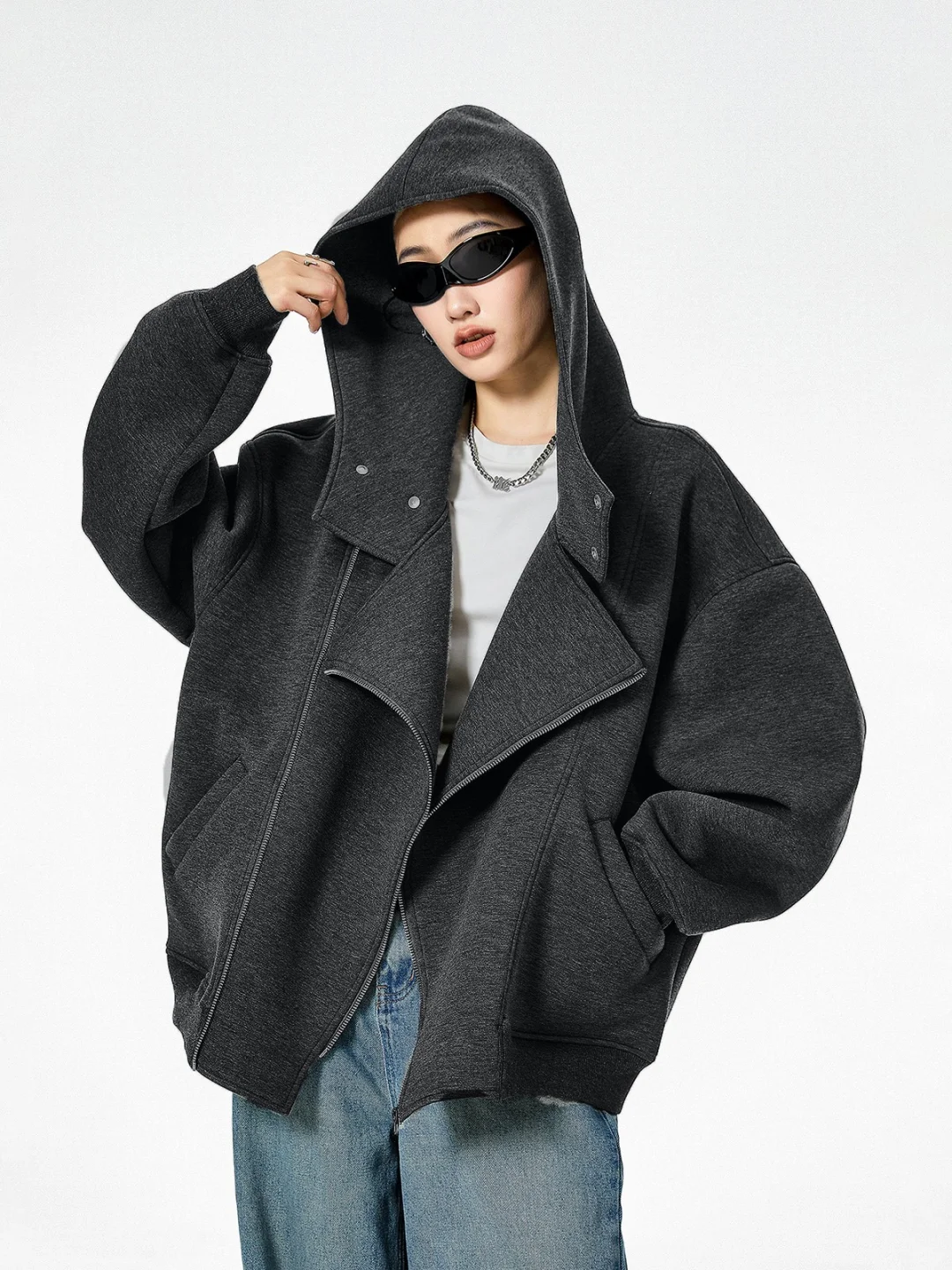 早秋通勤穿搭?设计感解构空气层卫衣开衫！