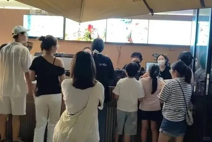 奶茶包装机让你足不出户快速出一杯果汁奶茶