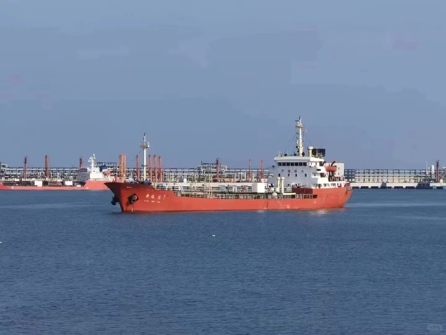 自主液体散货船?