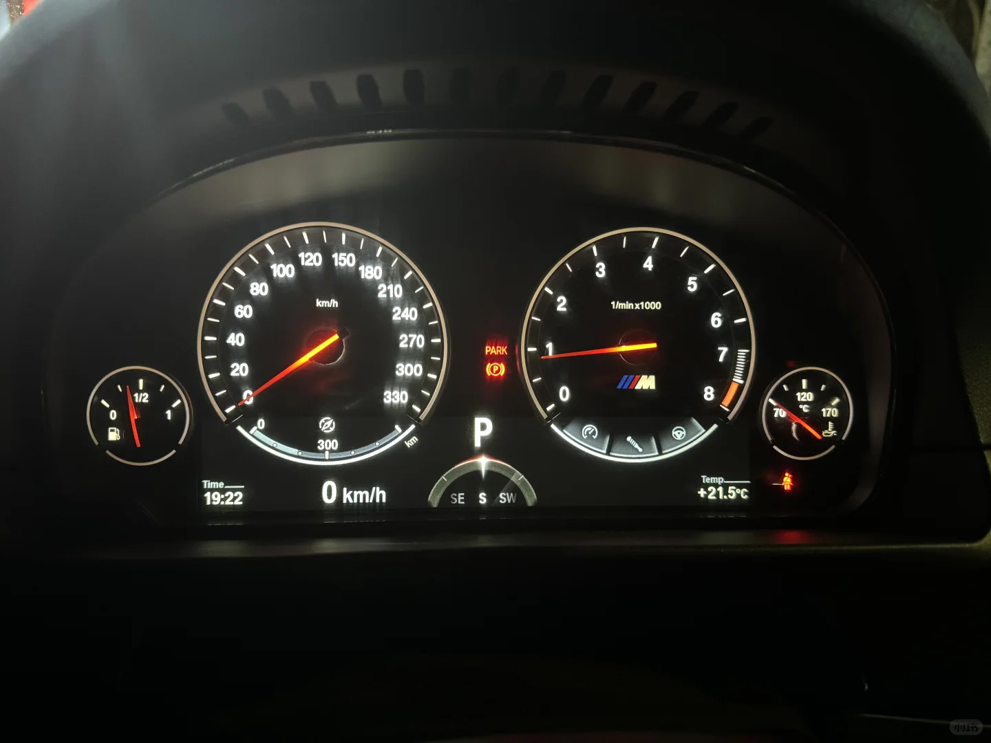 宝马5系改M5仪表