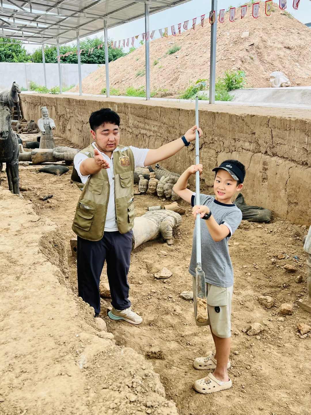 挖到宝啦?沉浸式考古体验太酷啦！