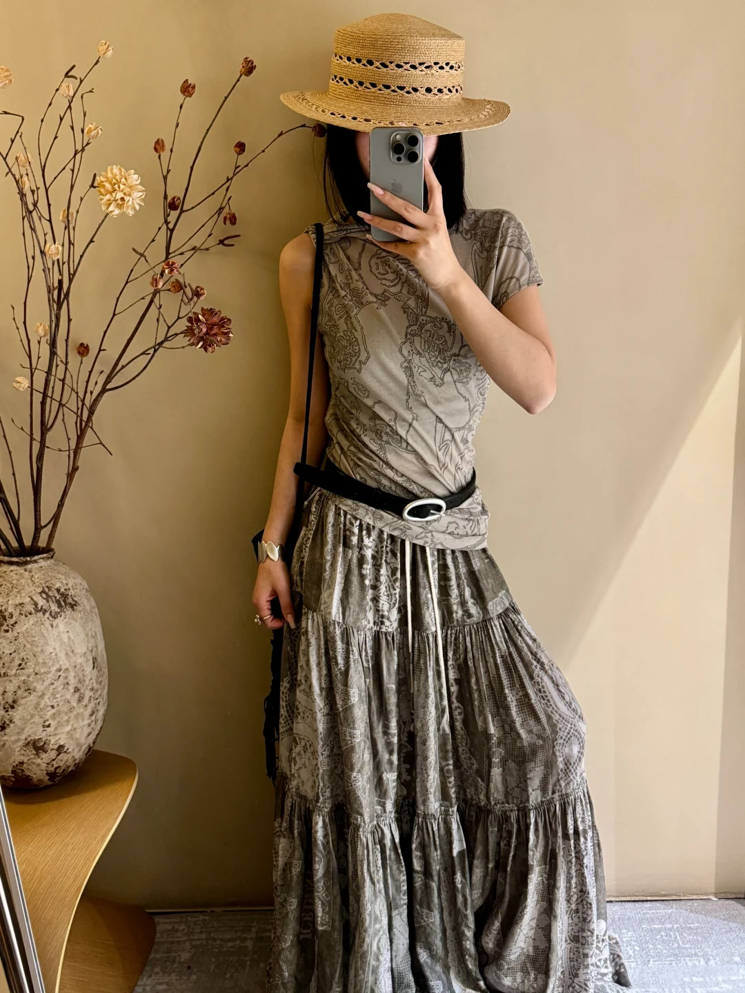 RODERIC WONG｜不规则斜肩印花造型上衣