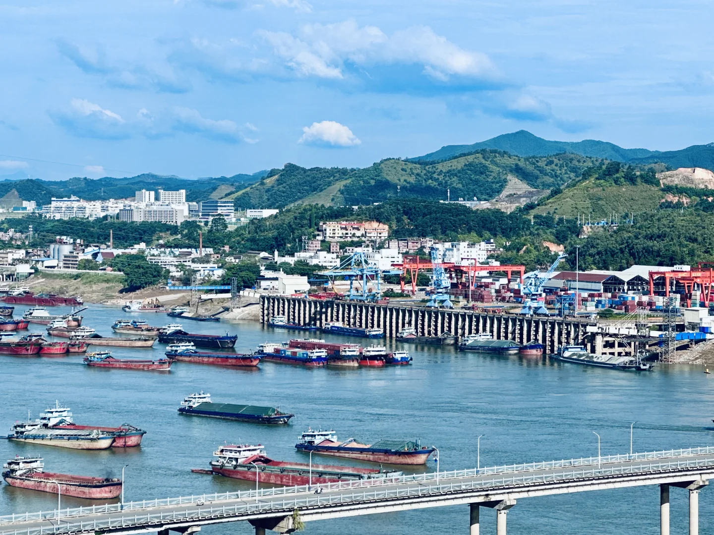 西江黄金水道梧州河段