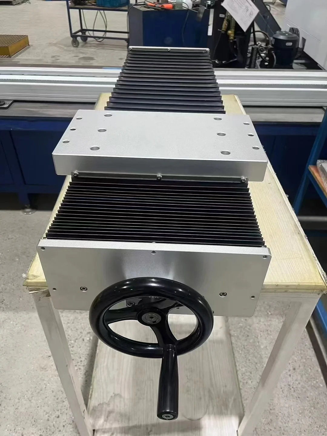 来来来，看看我们公司是生产什么的