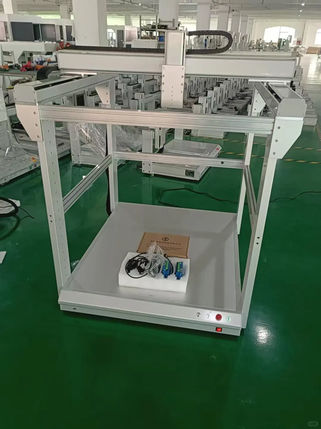 专业做自动化设备点胶机螺丝机焊锡机，