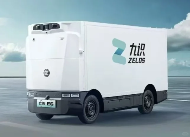 宝子们?东阿汽车站都卷到上无人车了