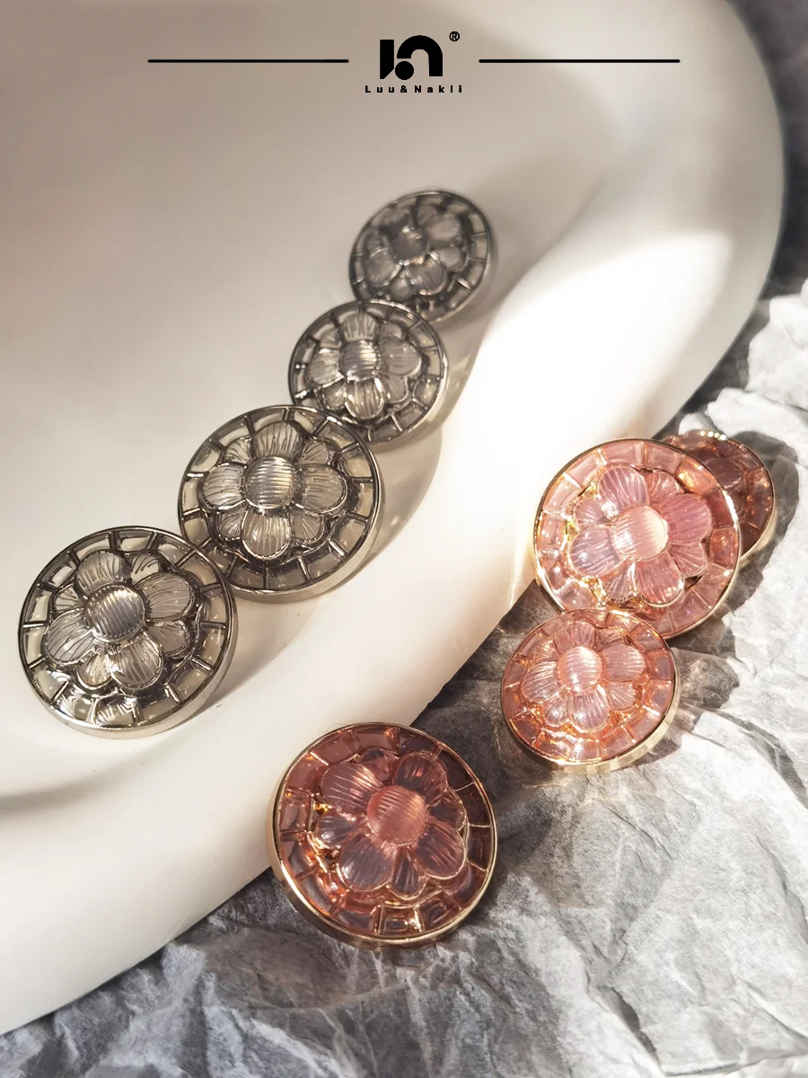 ?绝美半透明花朵钮扣，设计师的灵感缪斯