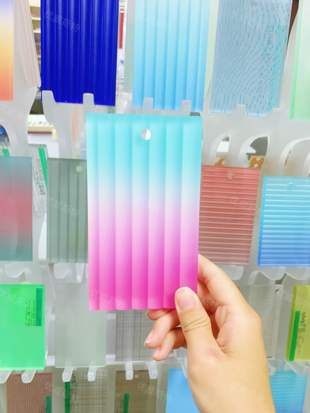 树脂板?设计师都爱宝藏新材料颜值天花板