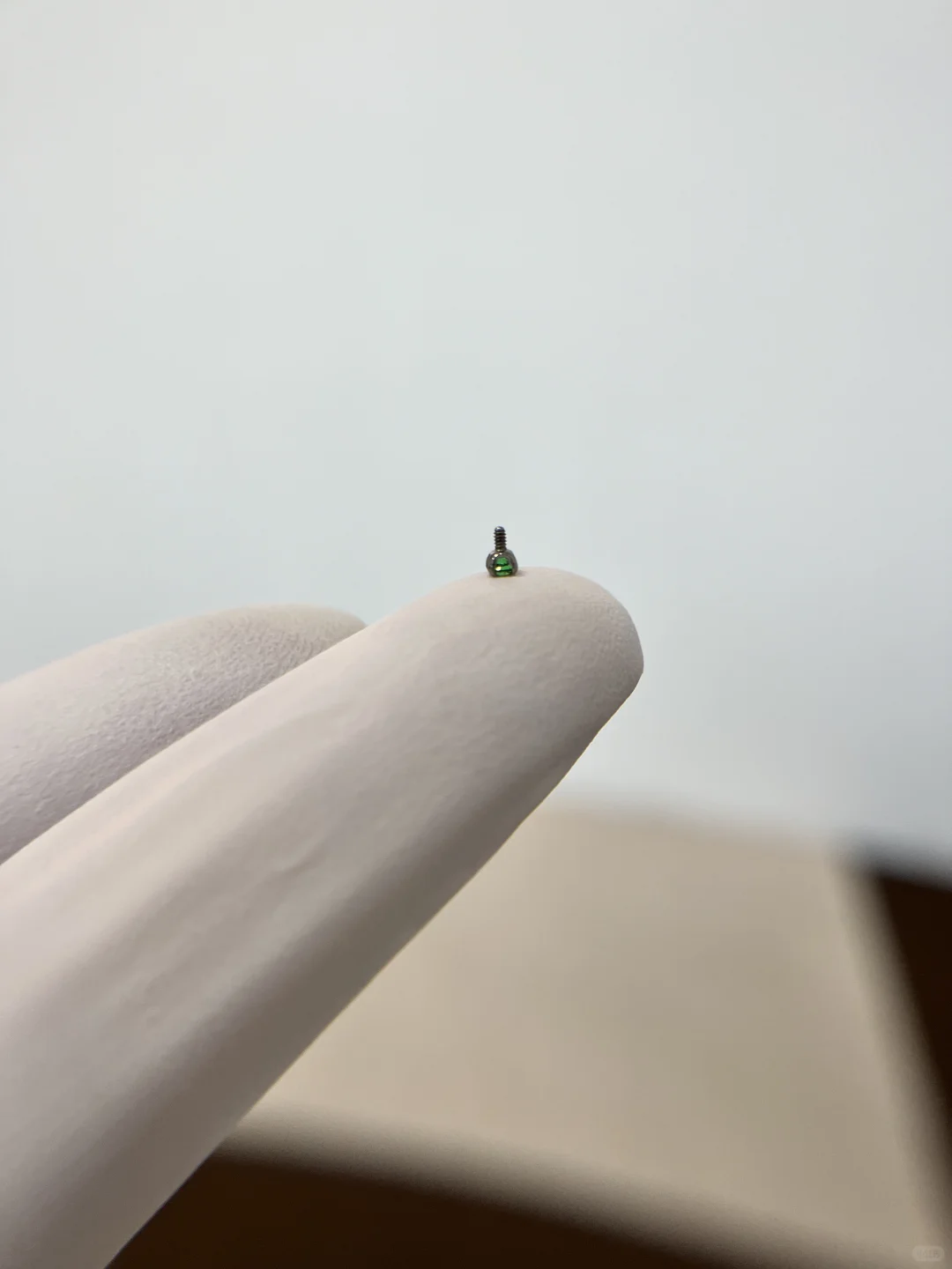 2mm小绿钻耳钉·0.9牙口钛合金