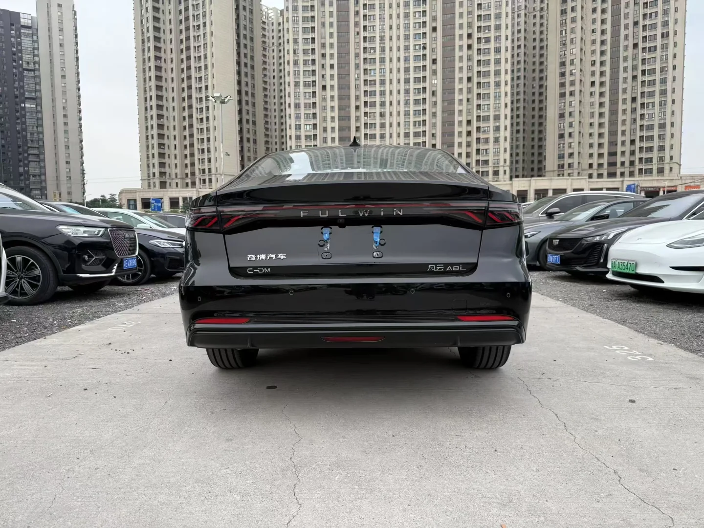 25年上牌原版原漆 风云a8l 8个多