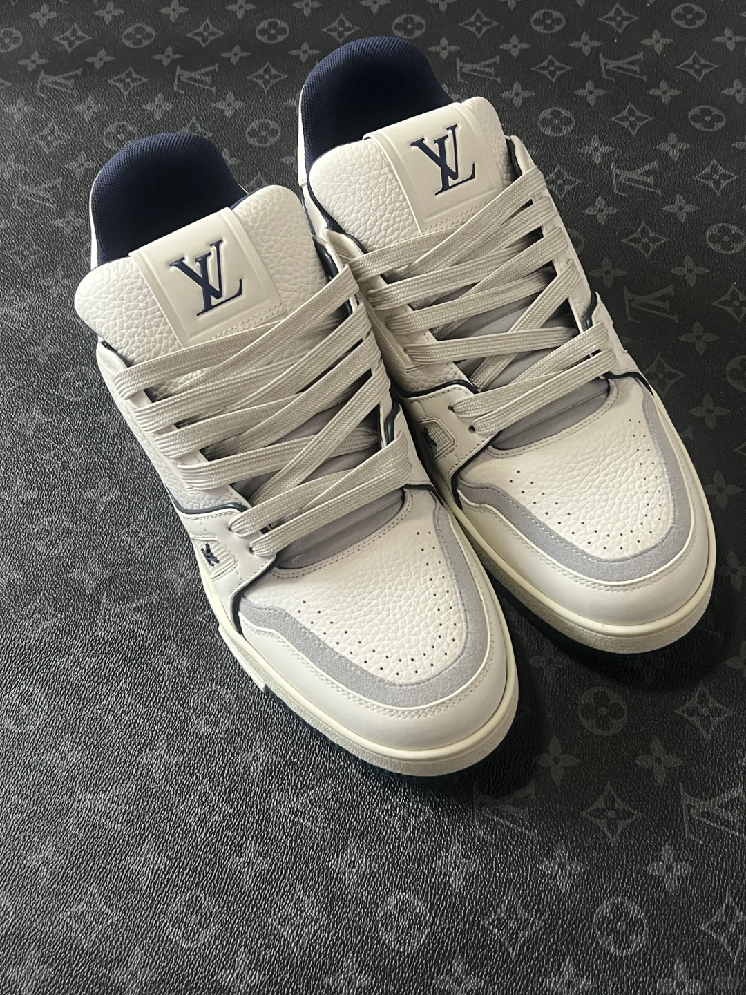 新入手看水泥 大家来帮忙看看真or假？