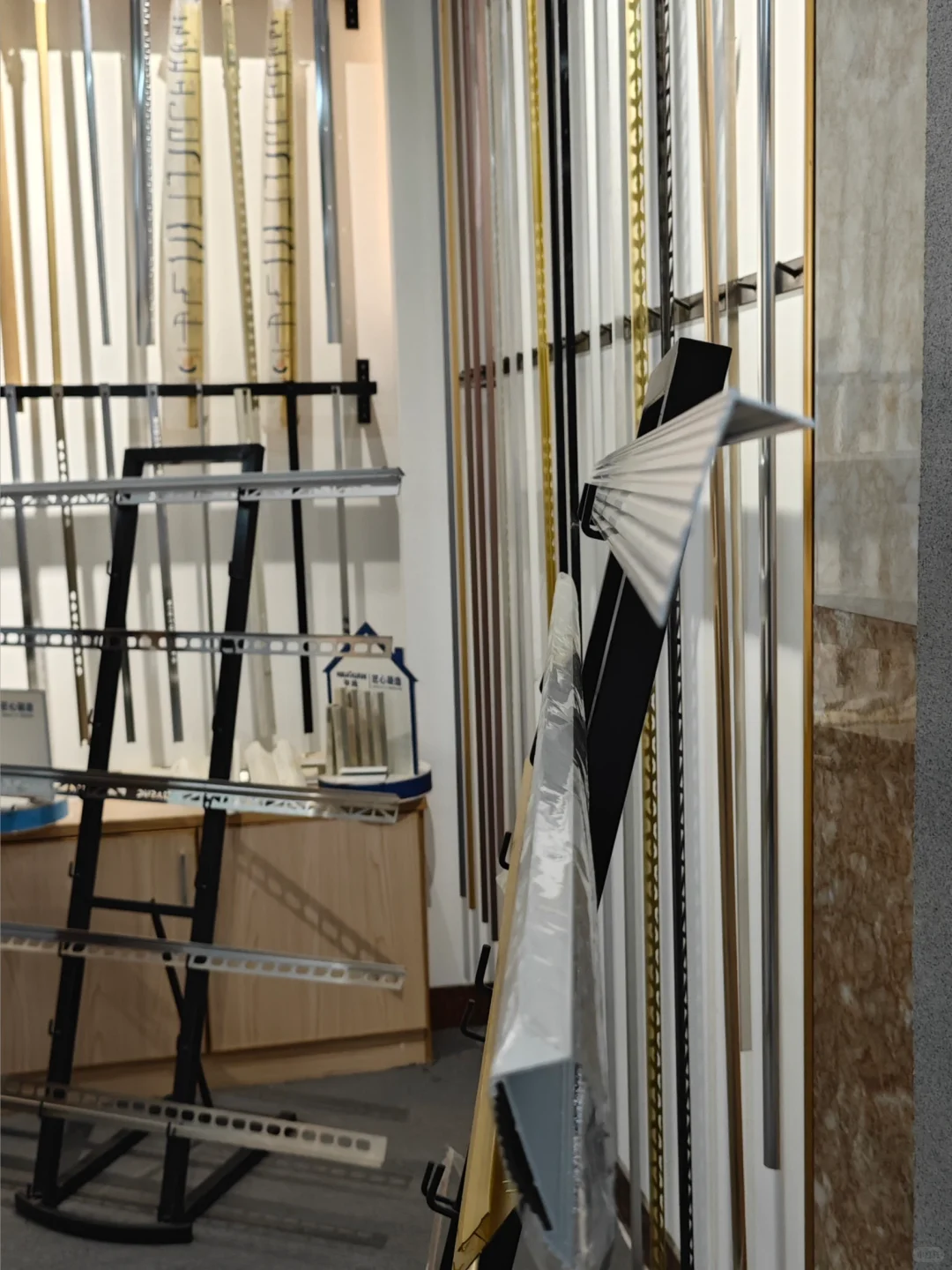 铝合金建材厂生产线｜加班的随手拍?