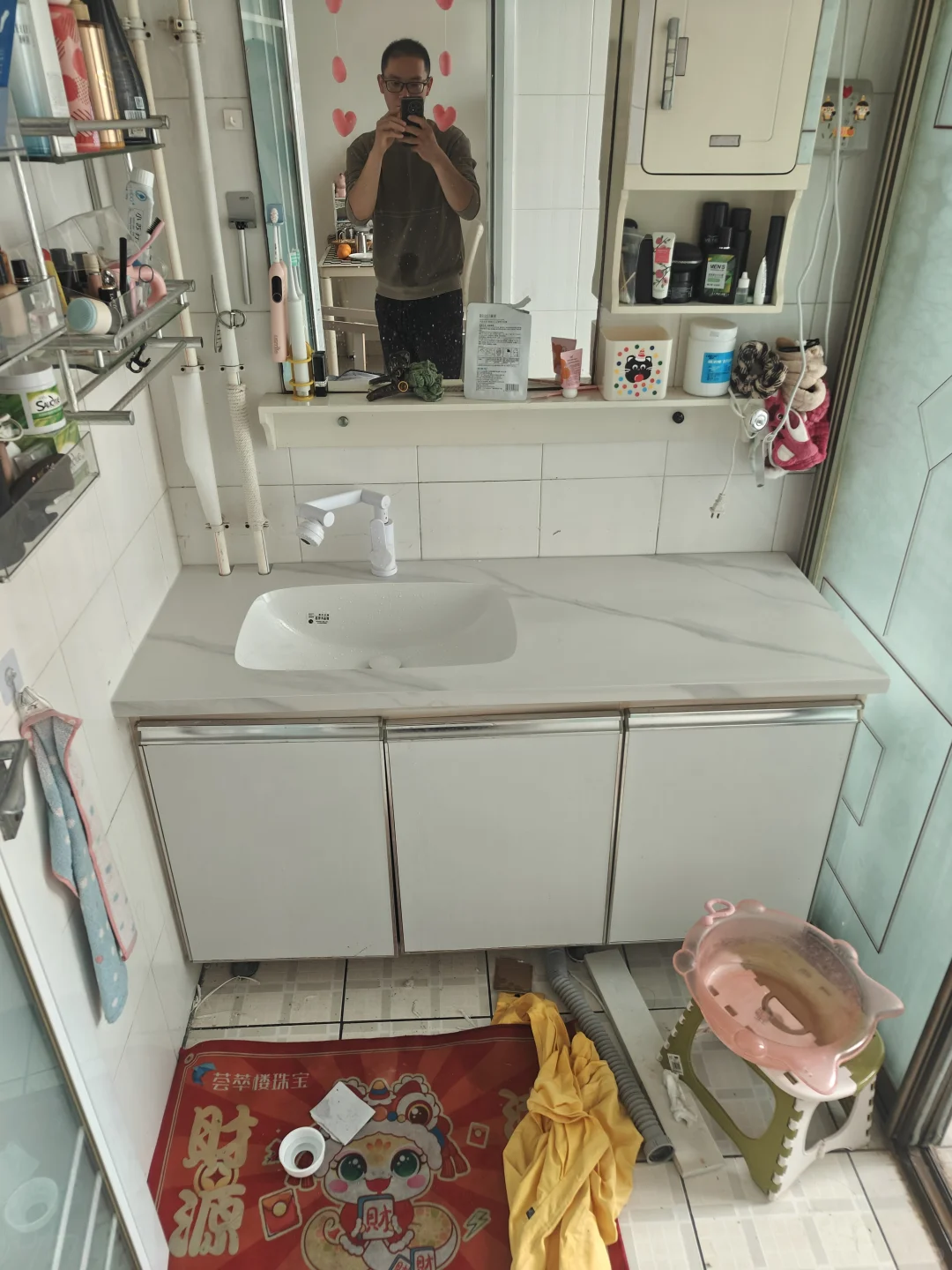 潍坊卫浴专业定制卫浴，定制阳台柜、浴室柜