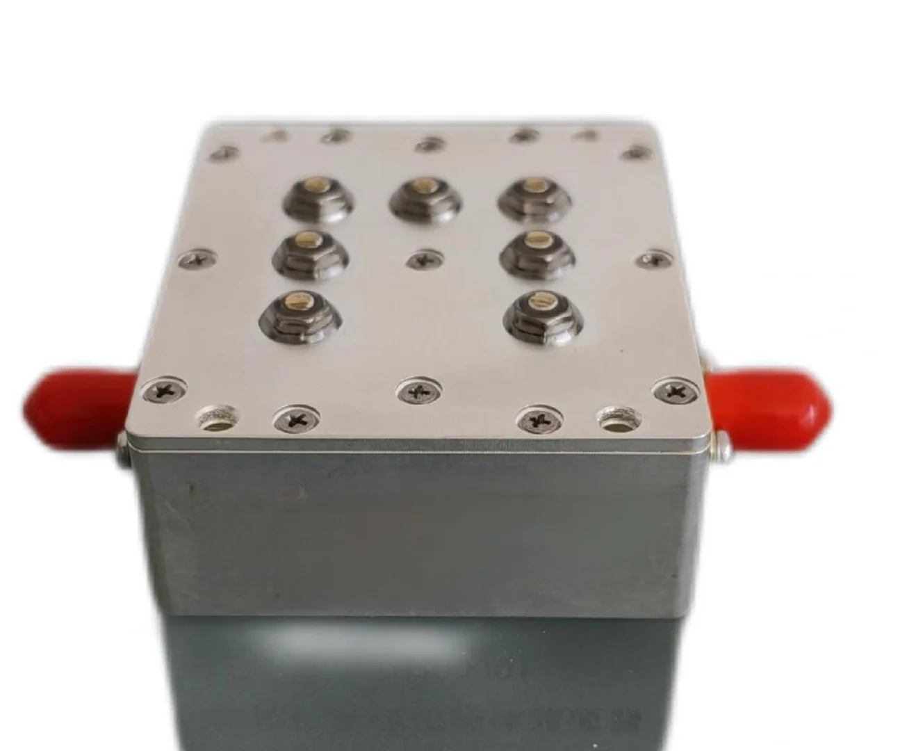 腔体滤波器 ：无线通信的“信号守护者”