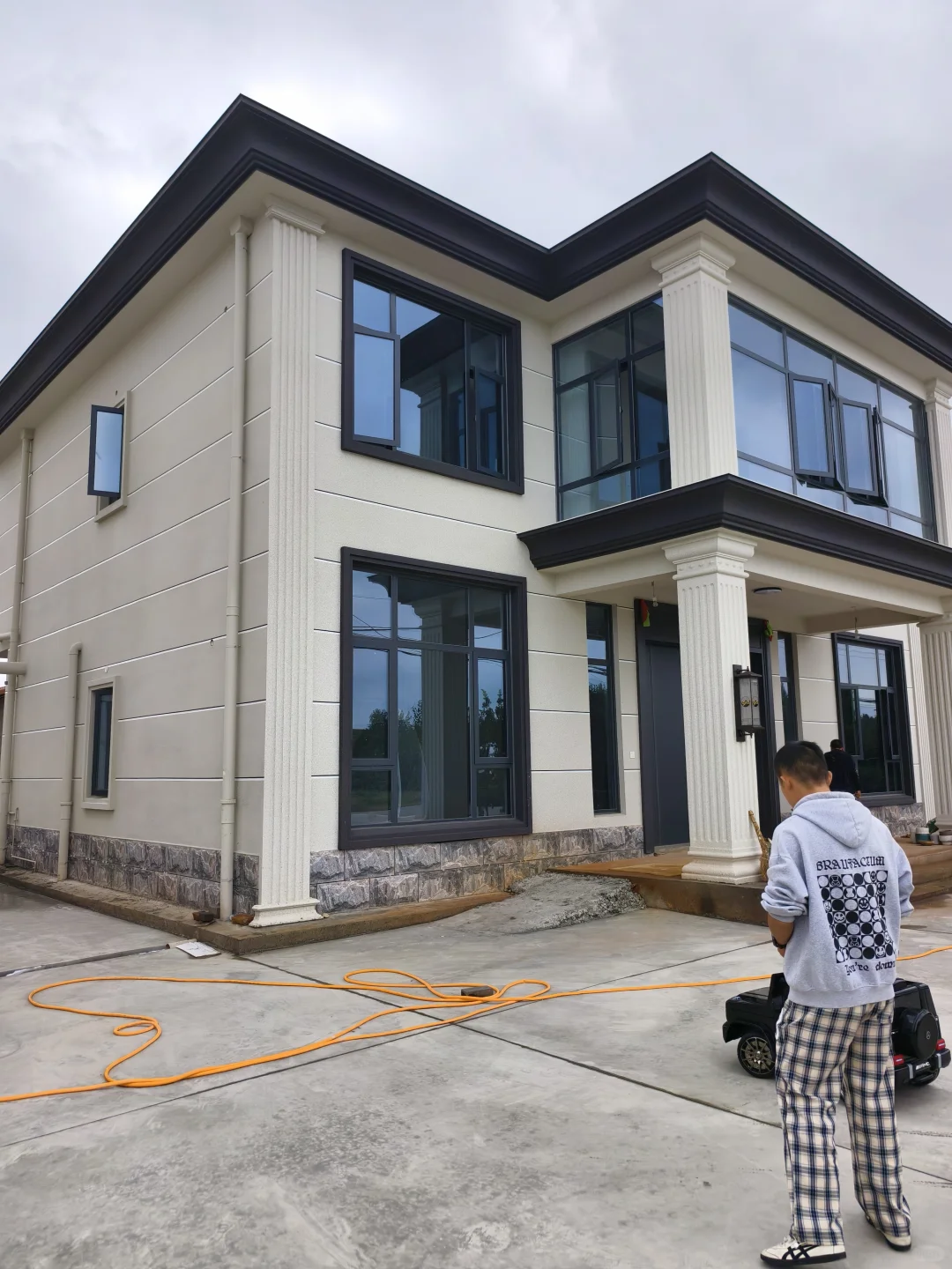 没请设计师的农村自建房?