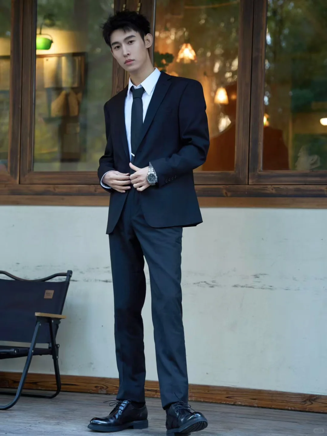 将正装穿成霸总模样