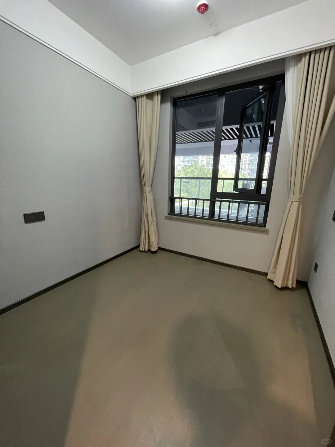 杭与城中间套｜房东自住装修｜全屋定制衣柜