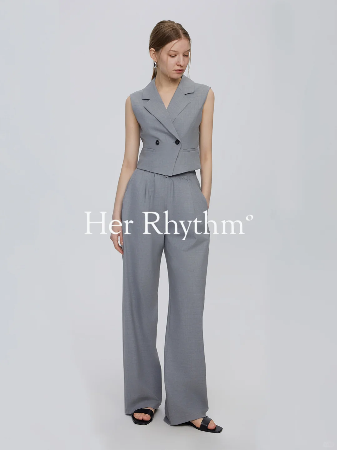 Her Rhythm | 极简高智感西装灵感