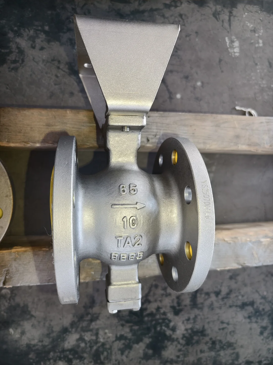 熔融物V型调节硬密封球阀弹簧易失效-耀圣