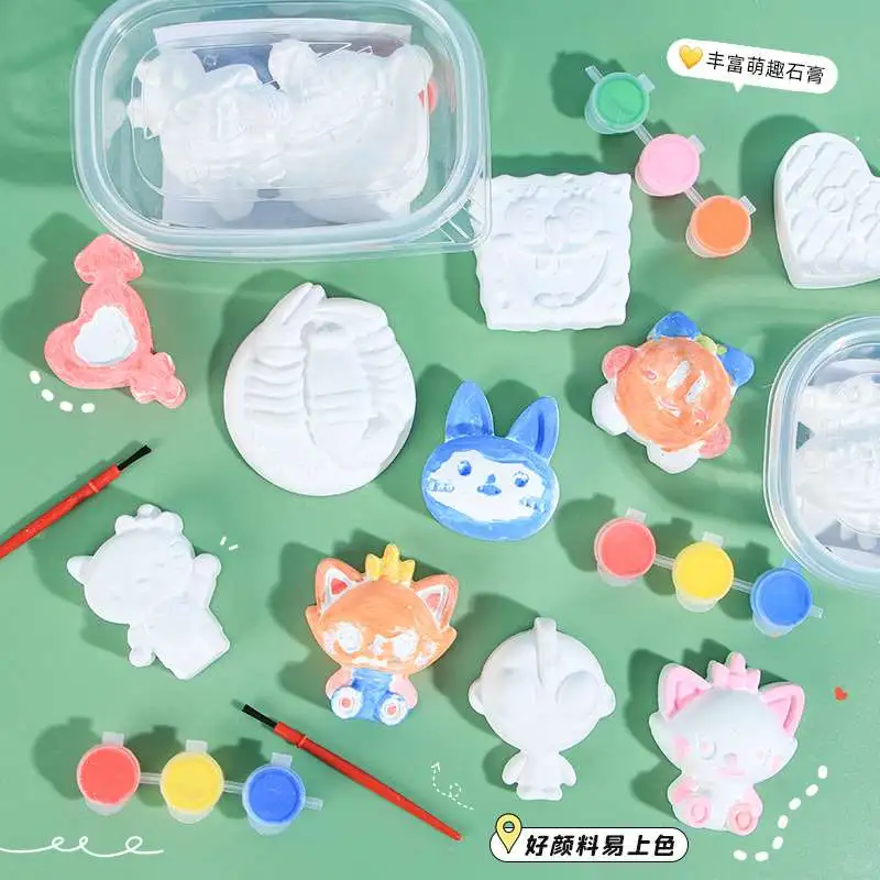 儿童 DIY 涂鸦石膏娃娃超有趣?