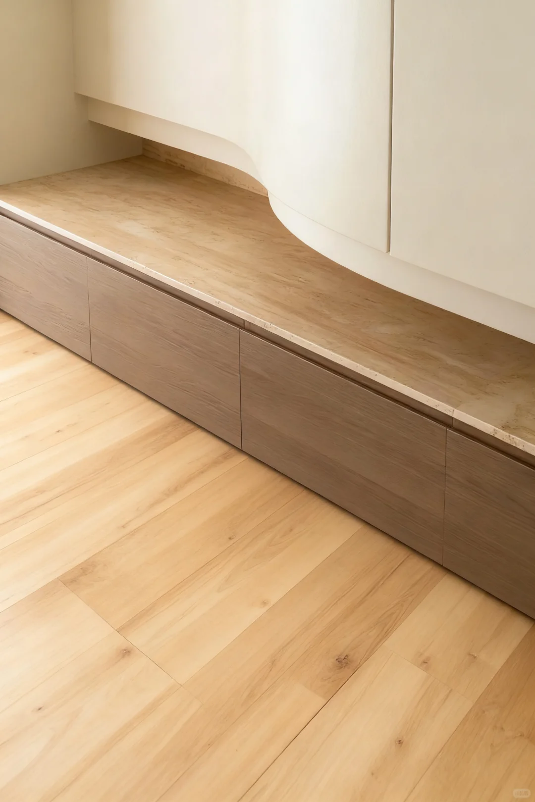 材质叙事与空间秩序的顶奢质感